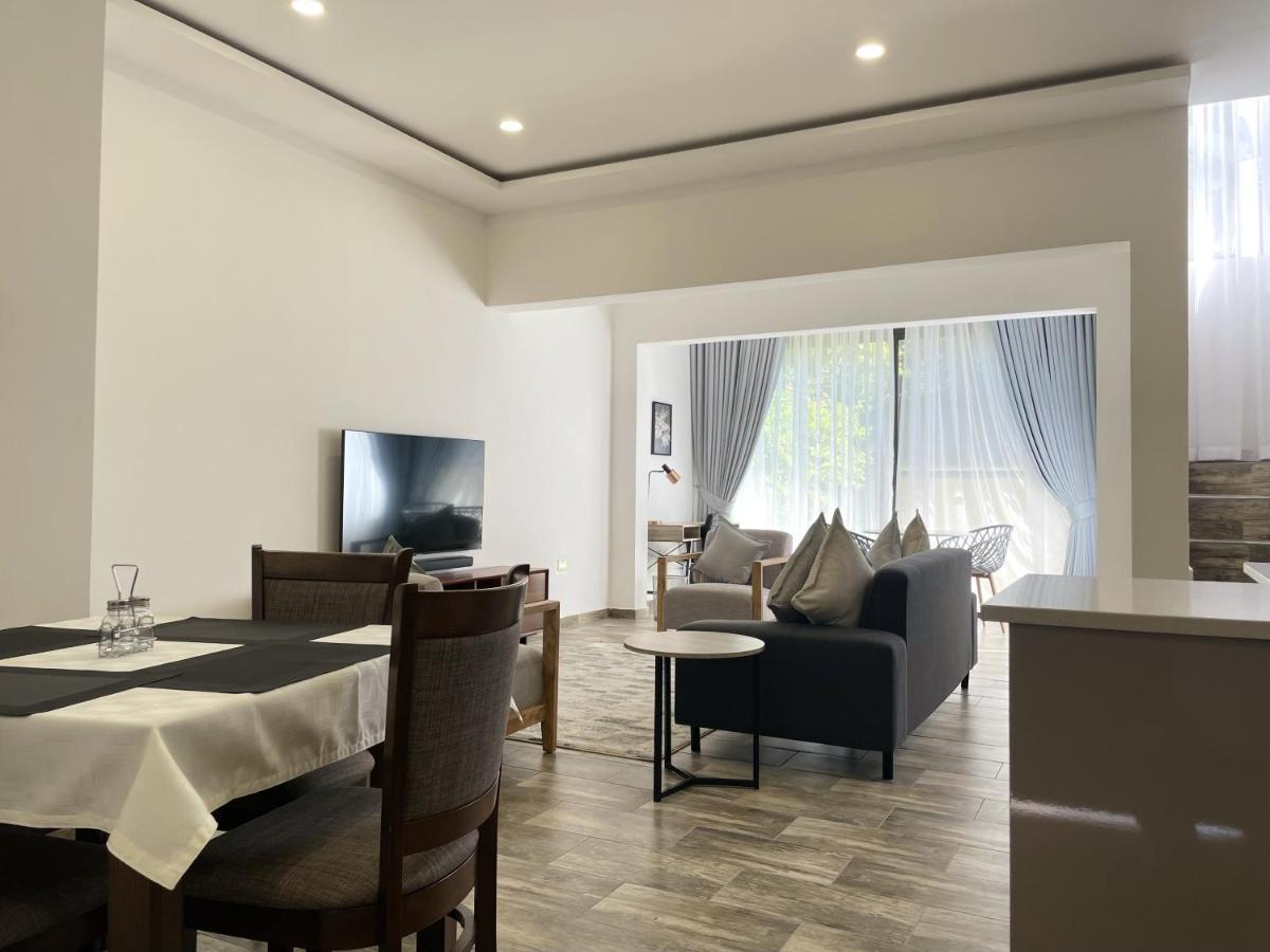 24 Roma Aparthotel Лусака Екстериор снимка