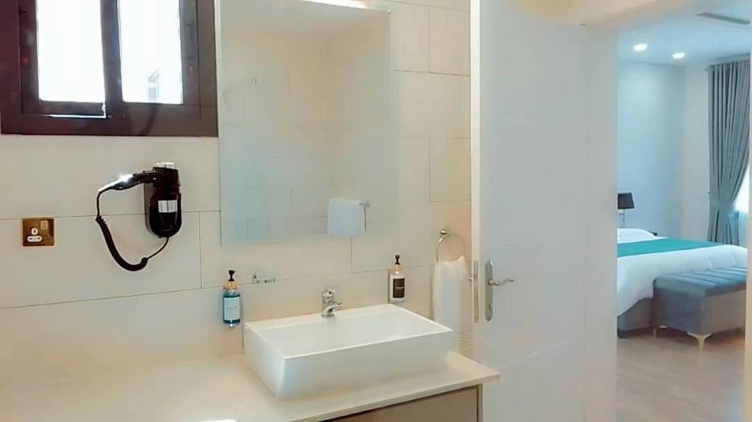 24 Roma Aparthotel Лусака Екстериор снимка