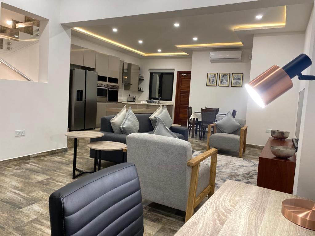 24 Roma Aparthotel Лусака Екстериор снимка