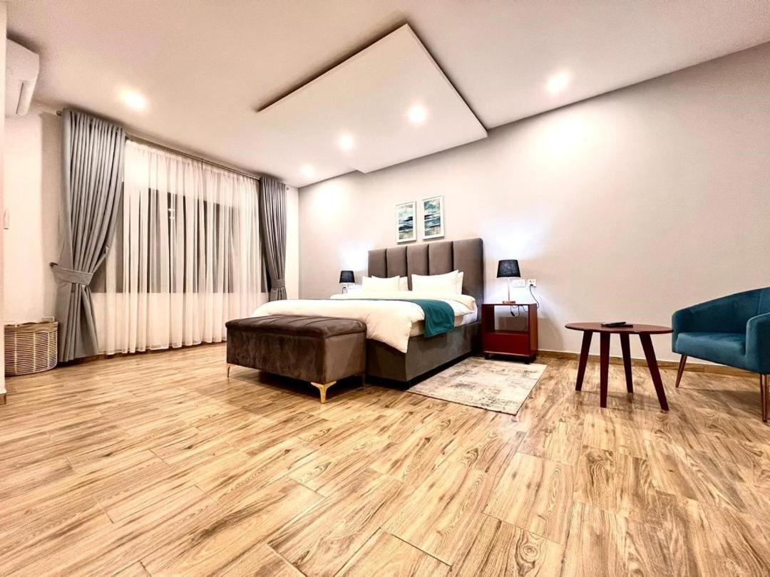 24 Roma Aparthotel Лусака Екстериор снимка